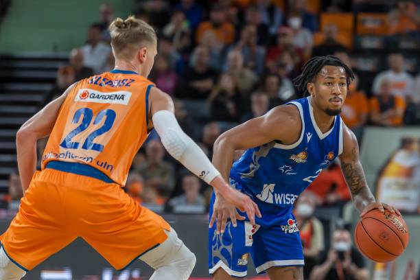 一脚精准的 一脚精准的